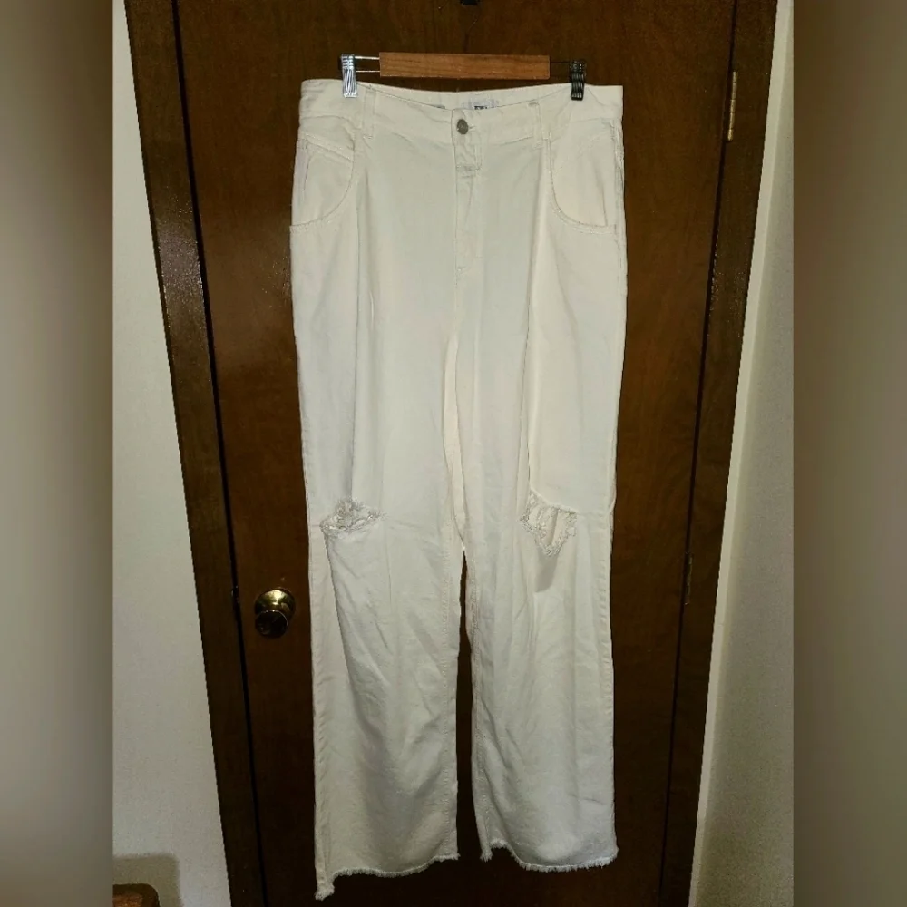 Closed white denim jeans sz 33 Nwot